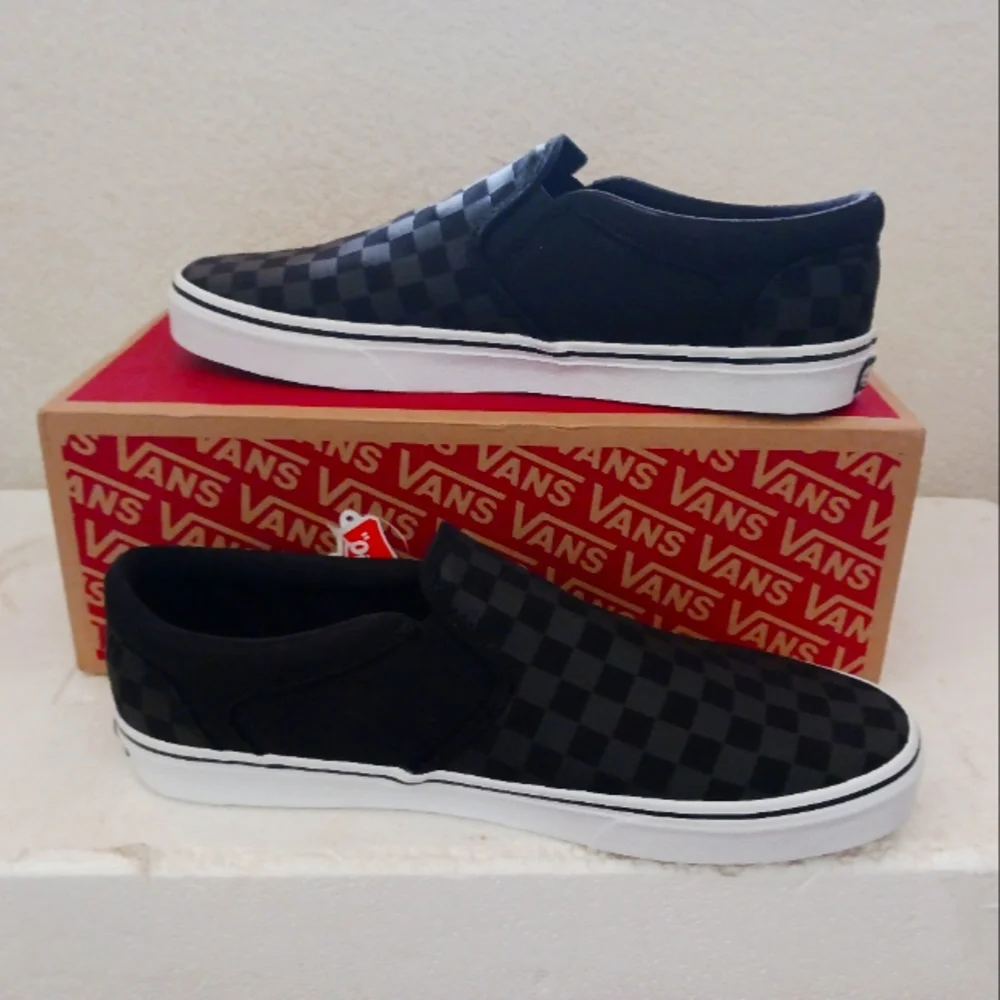 Vans - Picture 3 of 4